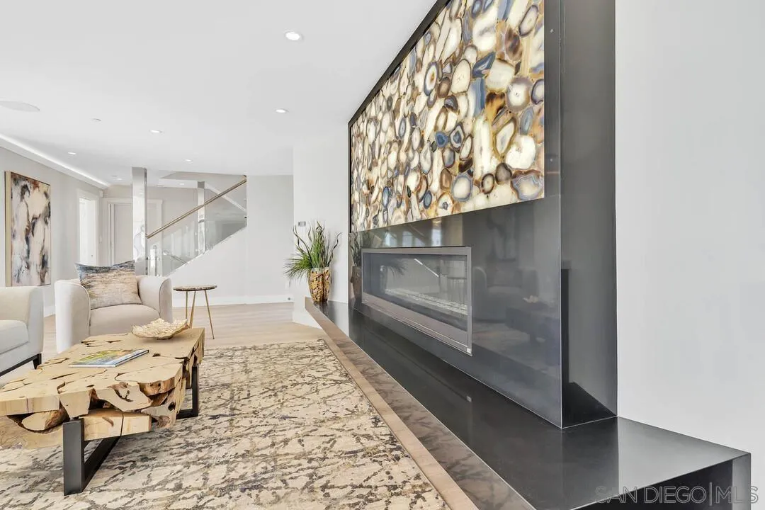 274 Coast Boulevard La Jolla, CA 92037 - Photo 13 of 64