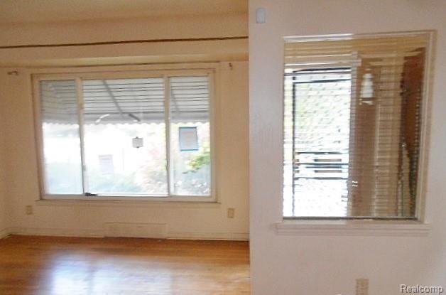 9230 Rutherford Street Detroit, MI 48228 - Photo 6 of 14 DSCN2993.JPG