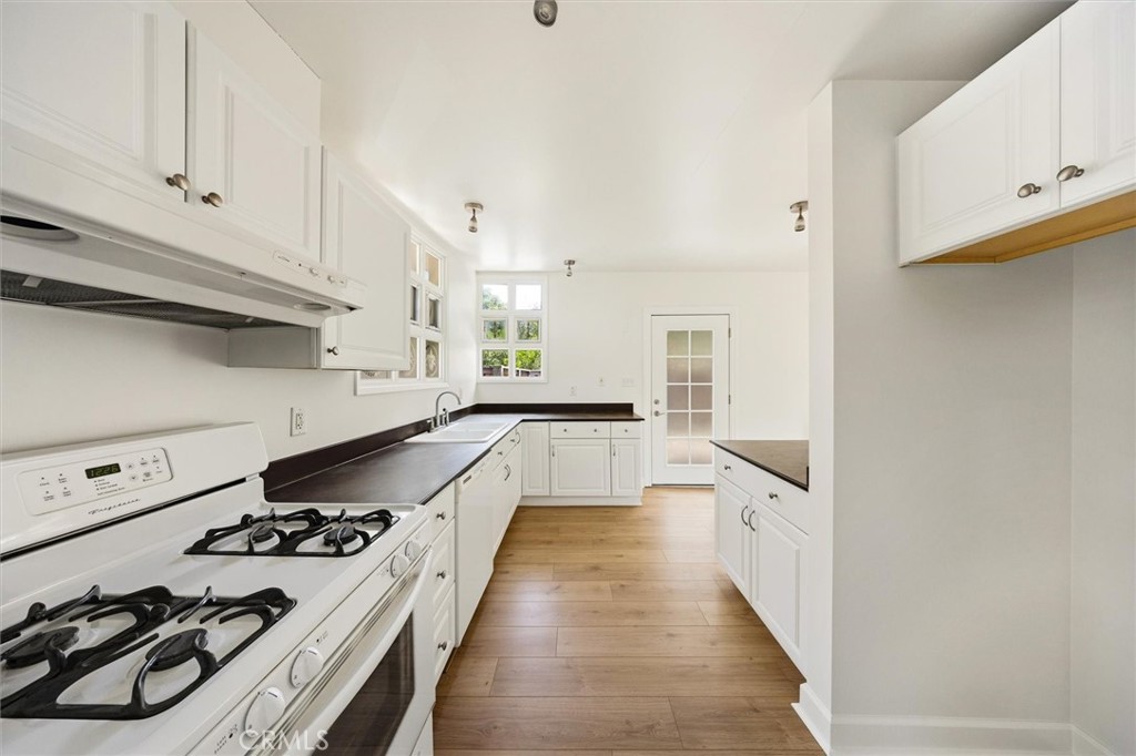 1501 Emerson Road Cambria, CA 93428 - Photo 11 of 47 Gallery Image 11