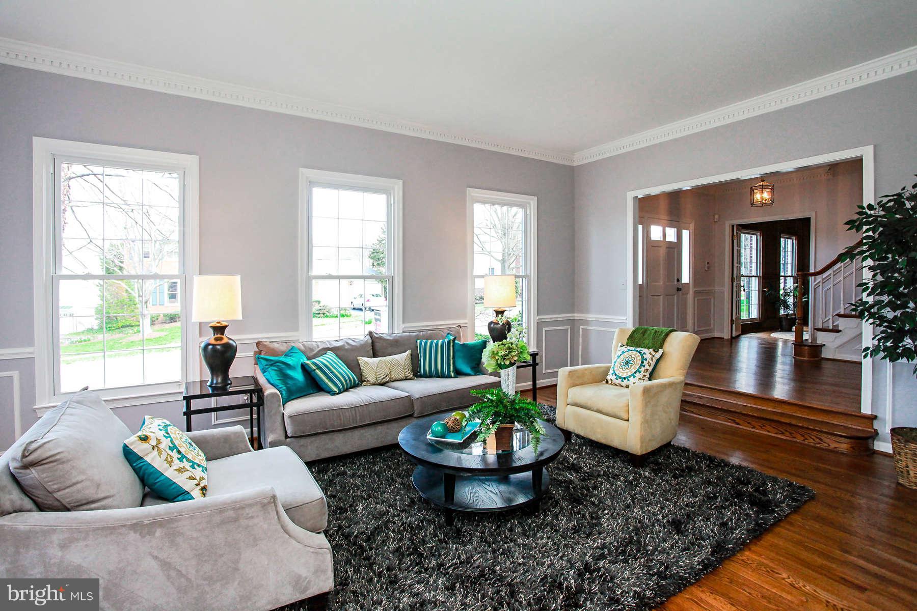 6307 Hunting Ridge Lane McLean, VA 22101 - Photo 3 of 30 Living Room
