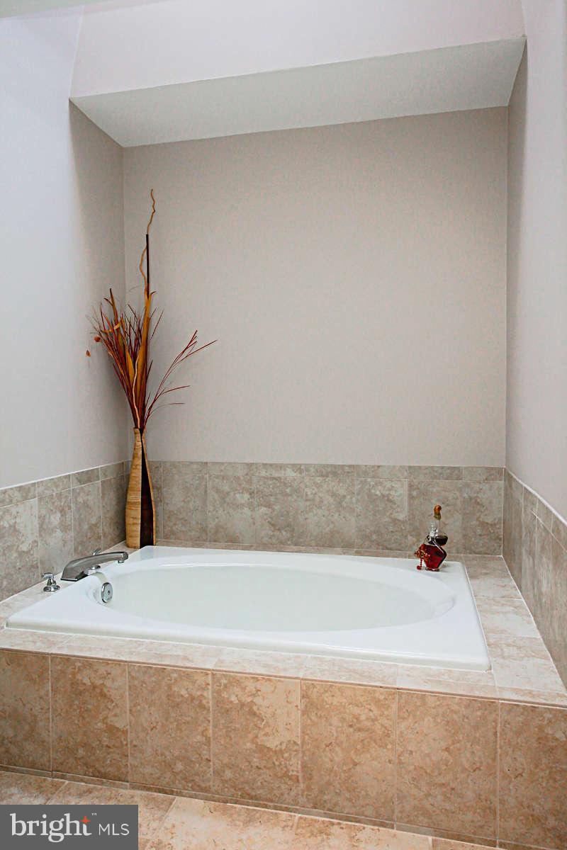 6307 Hunting Ridge Lane McLean, VA 22101 - Photo 21 of 30 Master Bath Soaking Tub