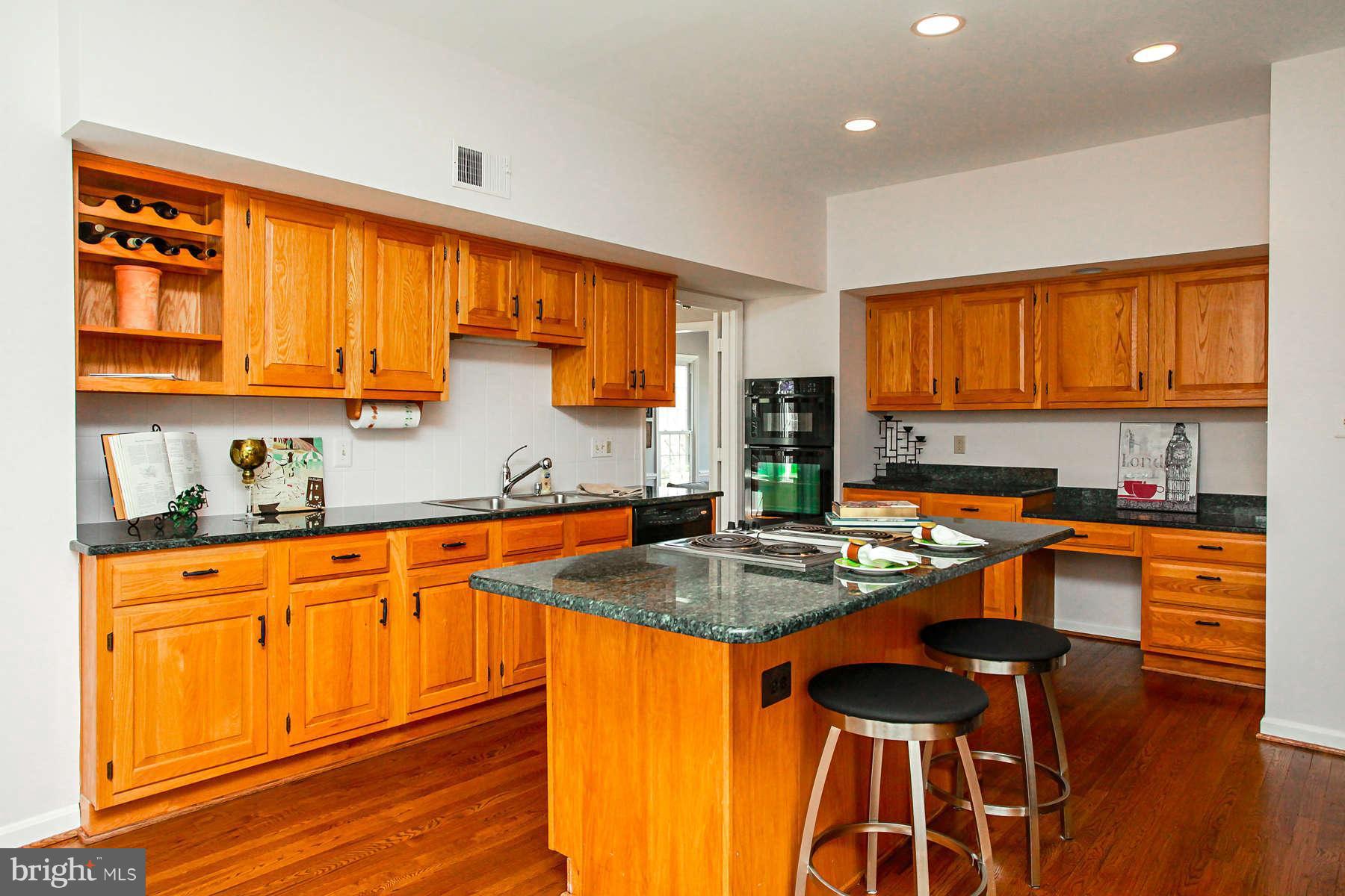 6307 Hunting Ridge Lane McLean, VA 22101 - Photo 7 of 30 Kitchen