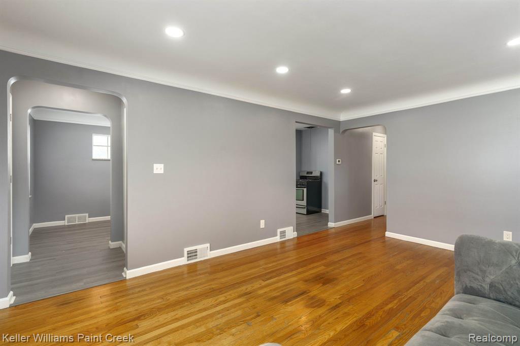 26630 Schoenherr Road Warren, MI 48089 - Photo 12 of 27