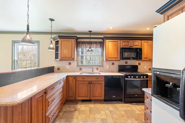 $299,900 | 91 Apple Creek Lane, Greece, NY 14612