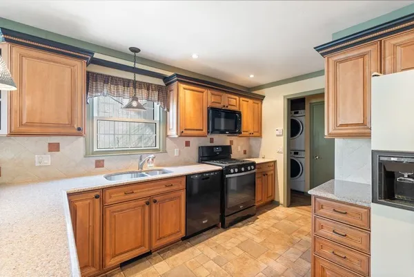 $299,900 | 91 Apple Creek Lane, Greece, NY 14612