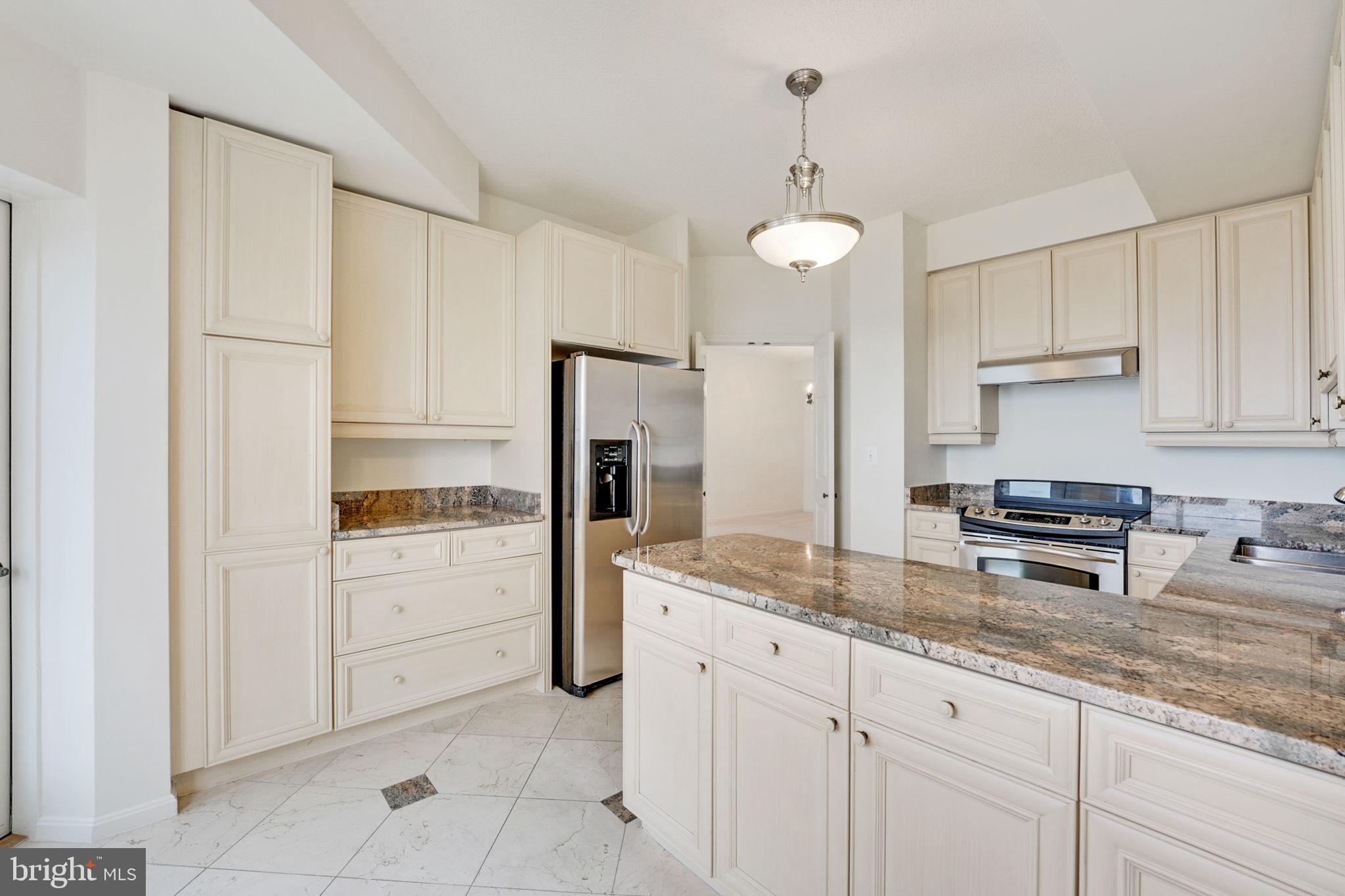 19355 Cypress Ridge Terrace, Unit 1111 Leesburg, VA 20176 - Photo 19 of 47 Breakfast nook has access to the sunroom.