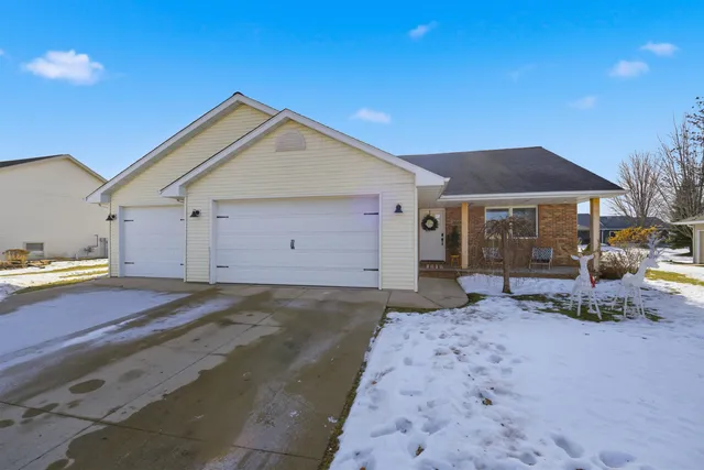 $399,900 | 2023 Meadowview Street, Kaukauna, WI 54130