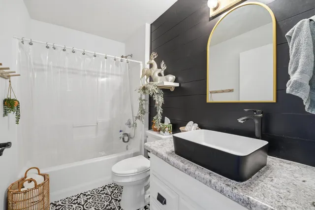 $399,900 | 2023 Meadowview Street, Kaukauna, WI 54130