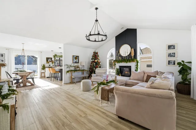 $399,900 | 2023 Meadowview Street, Kaukauna, WI 54130