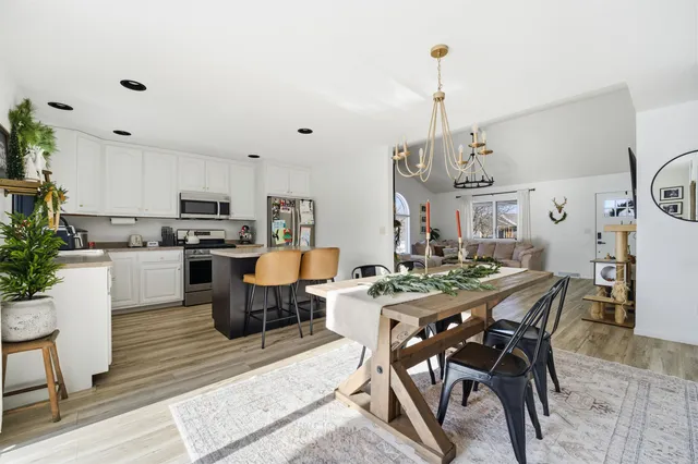 $399,900 | 2023 Meadowview Street, Kaukauna, WI 54130