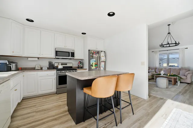 $399,900 | 2023 Meadowview Street, Kaukauna, WI 54130