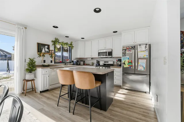 $399,900 | 2023 Meadowview Street, Kaukauna, WI 54130