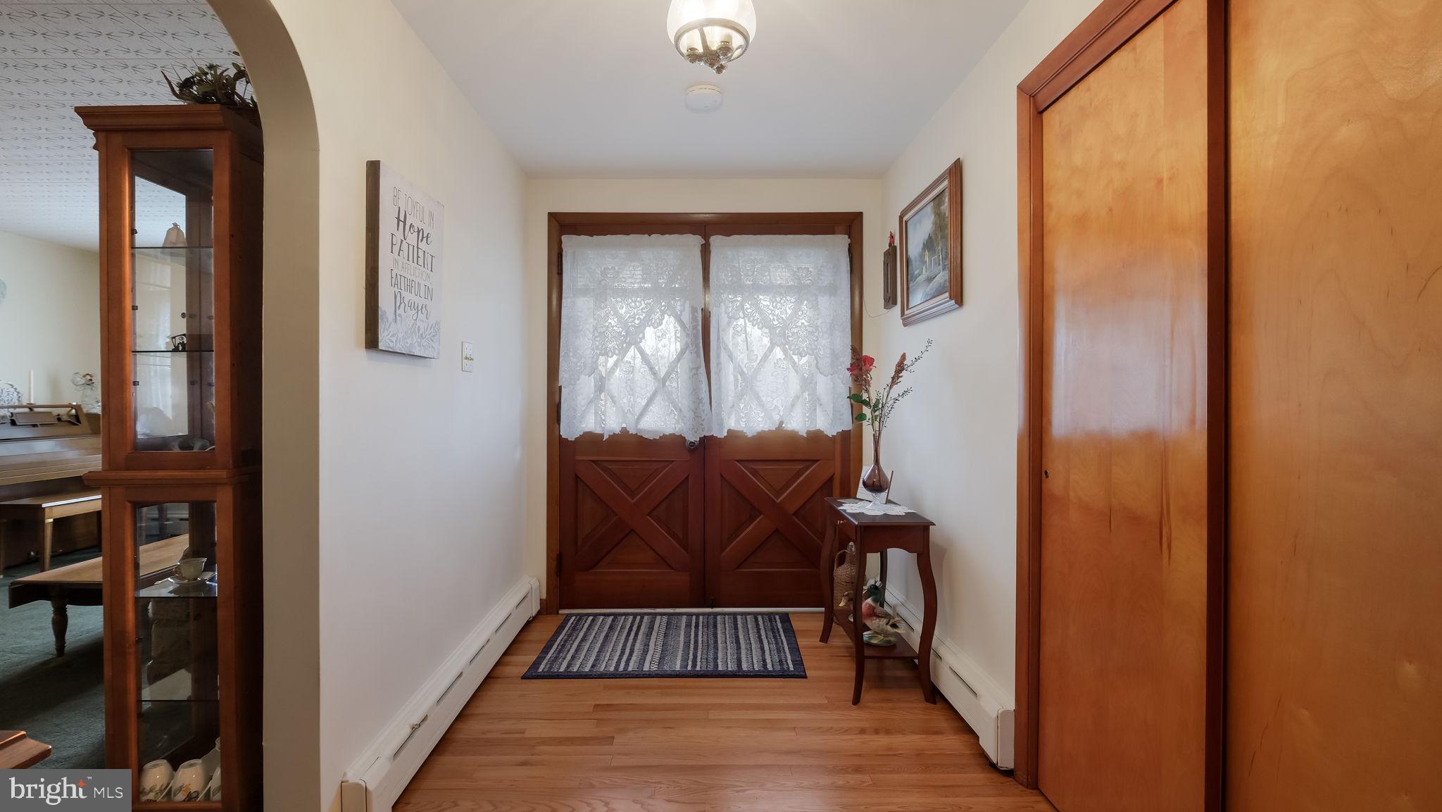 63 Durham Road Ottsville, PA 18942 - Photo 5 of 32 Foyer