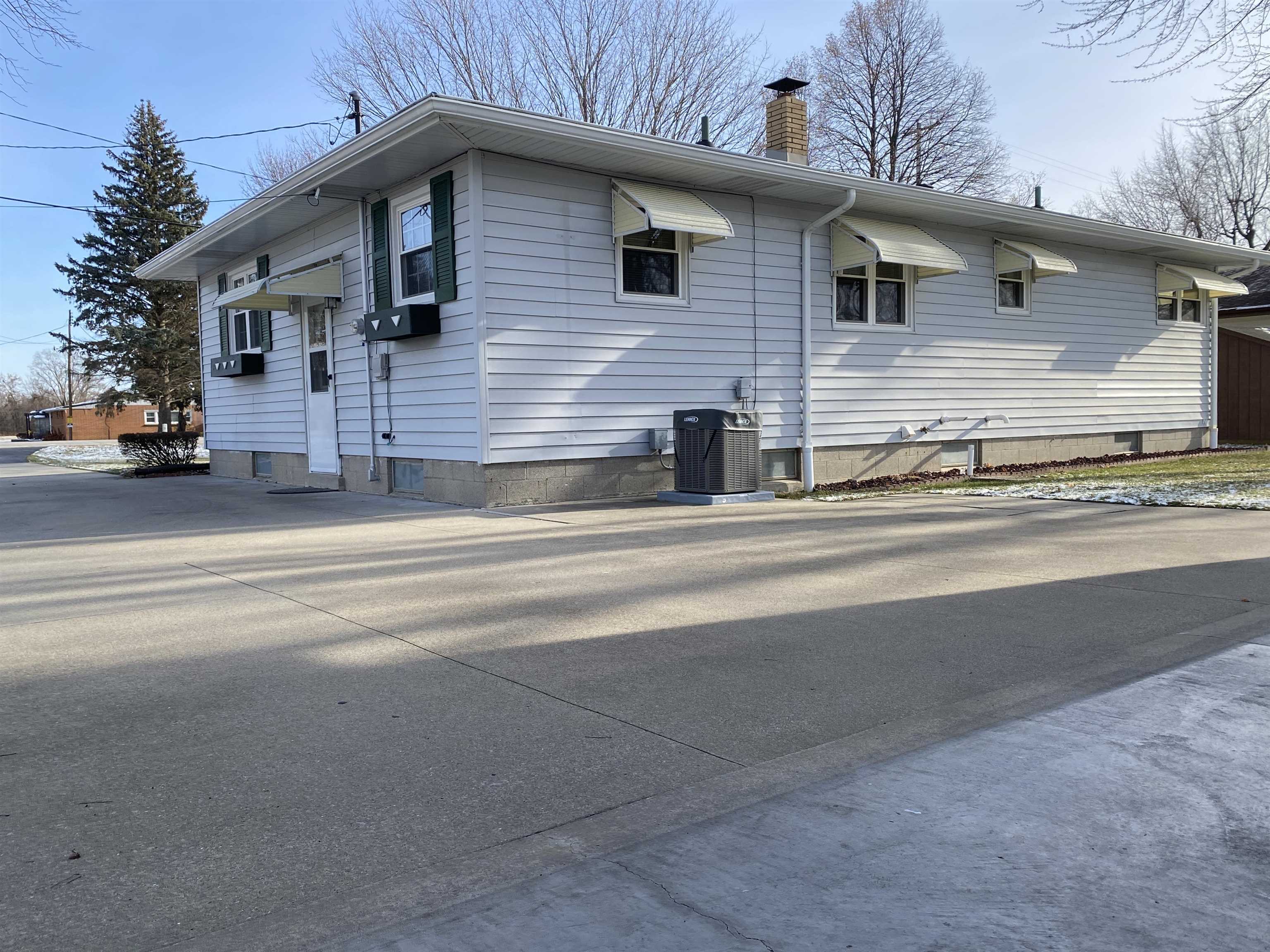 76 South Lincoln Road Bay City, MI 48708 - Photo 5 of 43