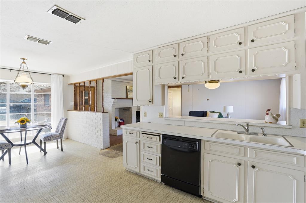 503 Azalea Drive Grapevine, TX 76051 - Photo 12 of 31