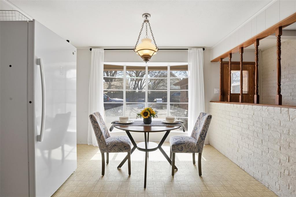 503 Azalea Drive Grapevine, TX 76051 - Photo 6 of 31 Love the Bay Window? I do!