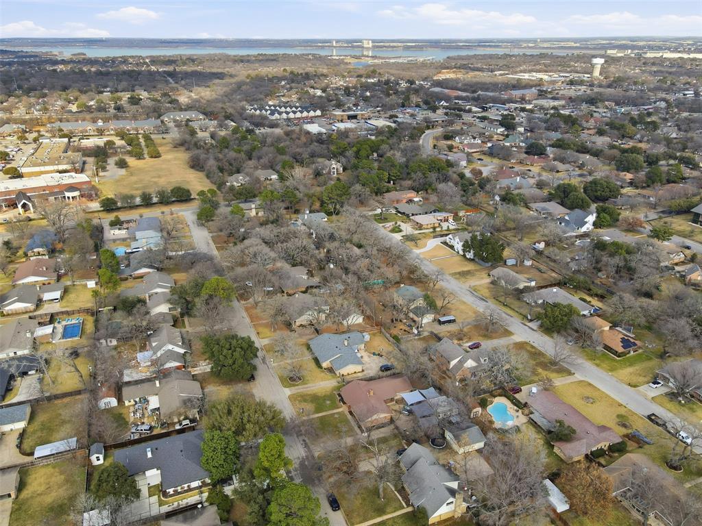 503 Azalea Drive Grapevine, TX 76051 - Photo 7 of 31 So close to Grapevine Lake