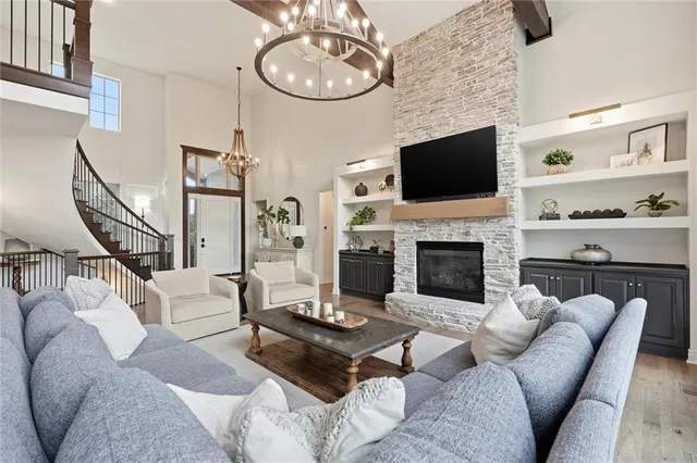 $1,300,000 | 12207 West 164th Terrace, Overland Park, KS 66221