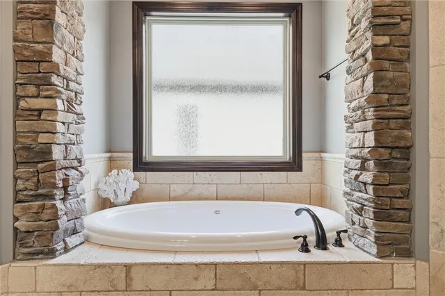 $1,300,000 | 12207 West 164th Terrace, Overland Park, KS 66221