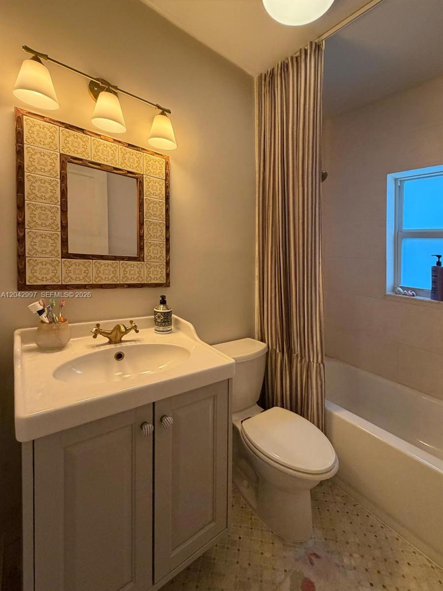 5769 Southwest 5th Terrace Miami, FL 33144 - Photo 8 of 9