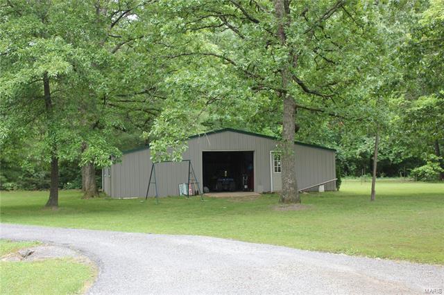 2915 Shady Pine Road Staunton, IL 62088 - Photo 15 of 23 Gallery Image 15