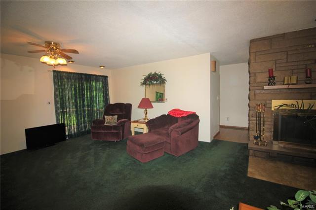 2915 Shady Pine Road Staunton, IL 62088 - Photo 4 of 23 Gallery Image 4