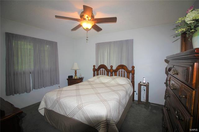 2915 Shady Pine Road Staunton, IL 62088 - Photo 7 of 23 Gallery Image 7