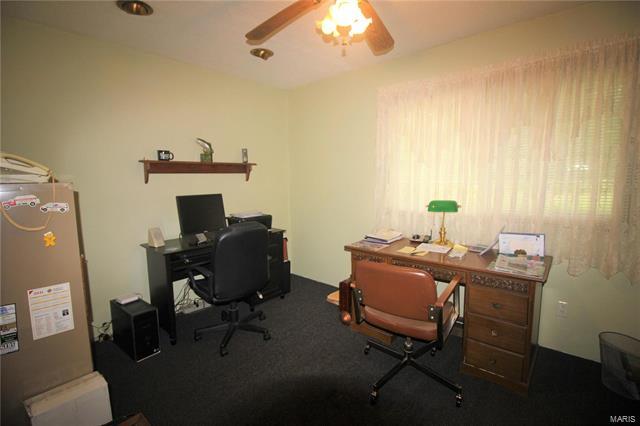 2915 Shady Pine Road Staunton, IL 62088 - Photo 9 of 23 Gallery Image 9