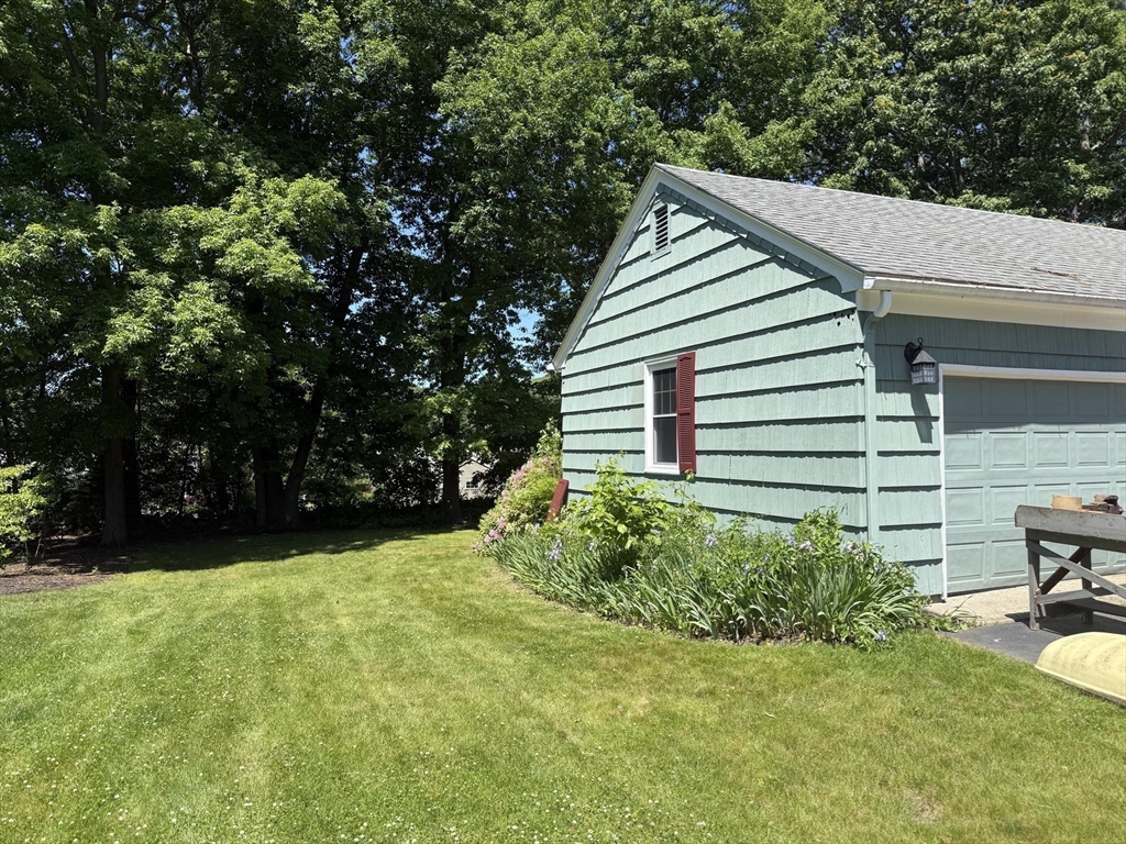 50 Edgewood Road Shrewsbury, MA 01545 - Photo 4 of 33