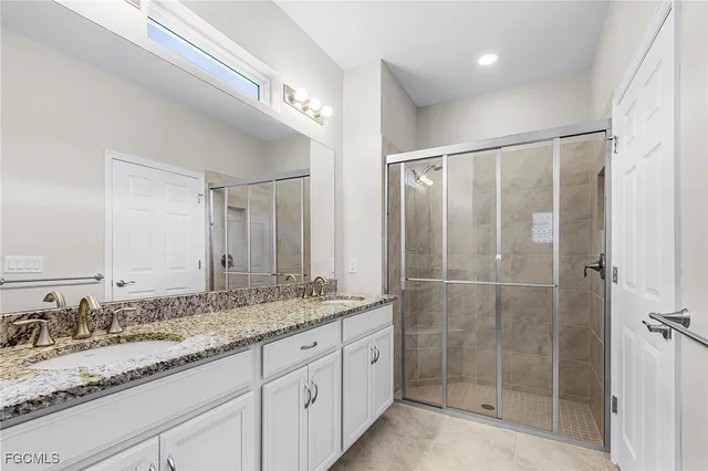 $299,900 | 2191 Summersweet Drive, Alva, FL 33920