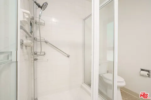 $2,995,000 | 1418 Warner Avenue, Los Angeles, CA 90024