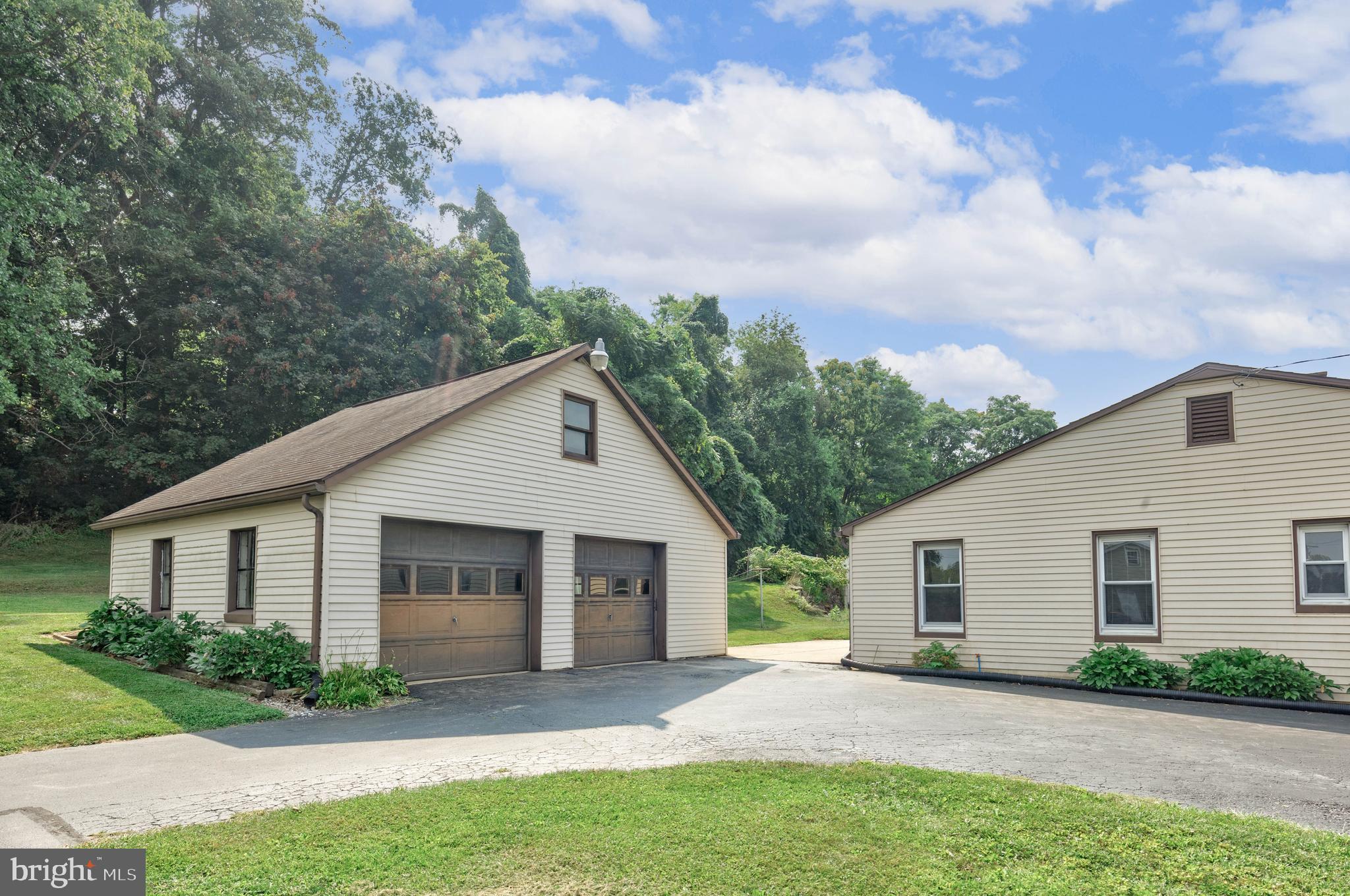 596 Lewisberry Road New Cumberland, PA 17070 - Photo 4 of 6 Gallery Image 4