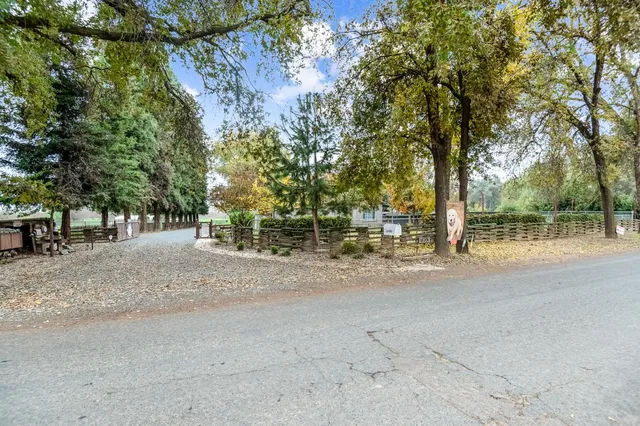 $725,000 | 18701 Lort Drive, Exeter, CA 93221