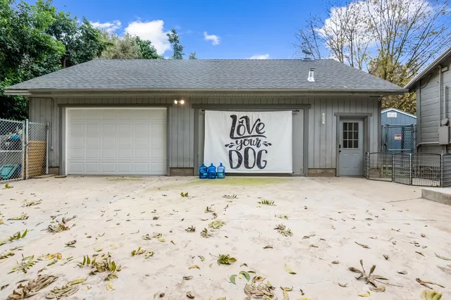 $725,000 | 18701 Lort Drive, Exeter, CA 93221