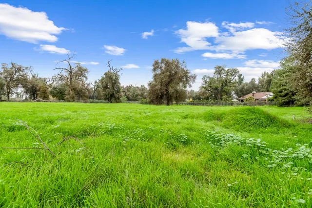 $725,000 | 18701 Lort Drive, Exeter, CA 93221