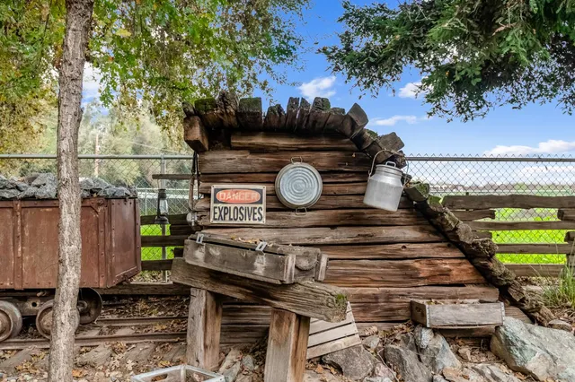 $725,000 | 18701 Lort Drive, Exeter, CA 93221