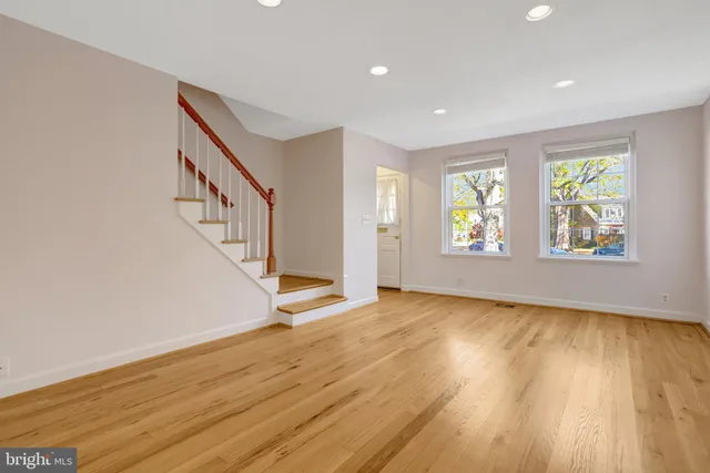 $2,950 | 4326 36th Street South, Arlington, VA 22206