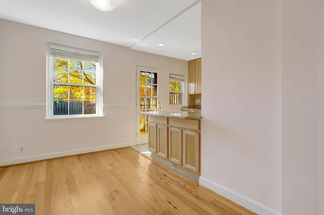 $2,950 | 4326 36th Street South, Arlington, VA 22206