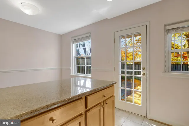 $2,950 | 4326 36th Street South, Arlington, VA 22206