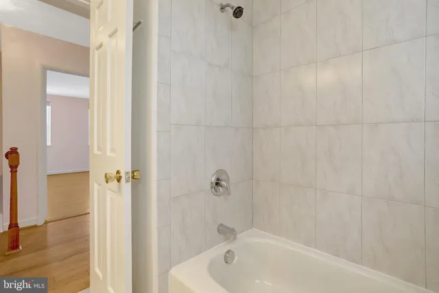 $2,950 | 4326 36th Street South, Arlington, VA 22206