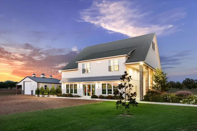 $6,500,000 | 8611 Halamicek Loop, Fayetteville, TX 78940