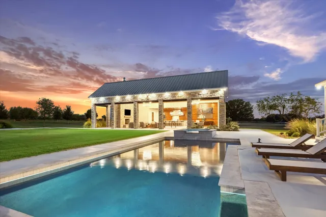 $6,500,000 | 8611 Halamicek Loop, Fayetteville, TX 78940