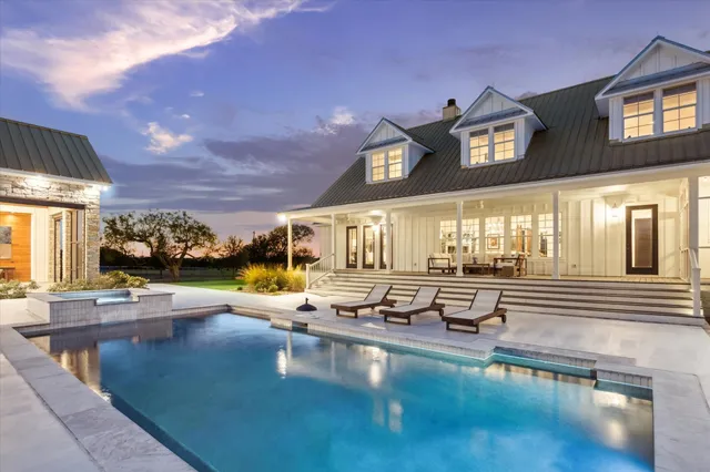 $6,500,000 | 8611 Halamicek Loop, Fayetteville, TX 78940