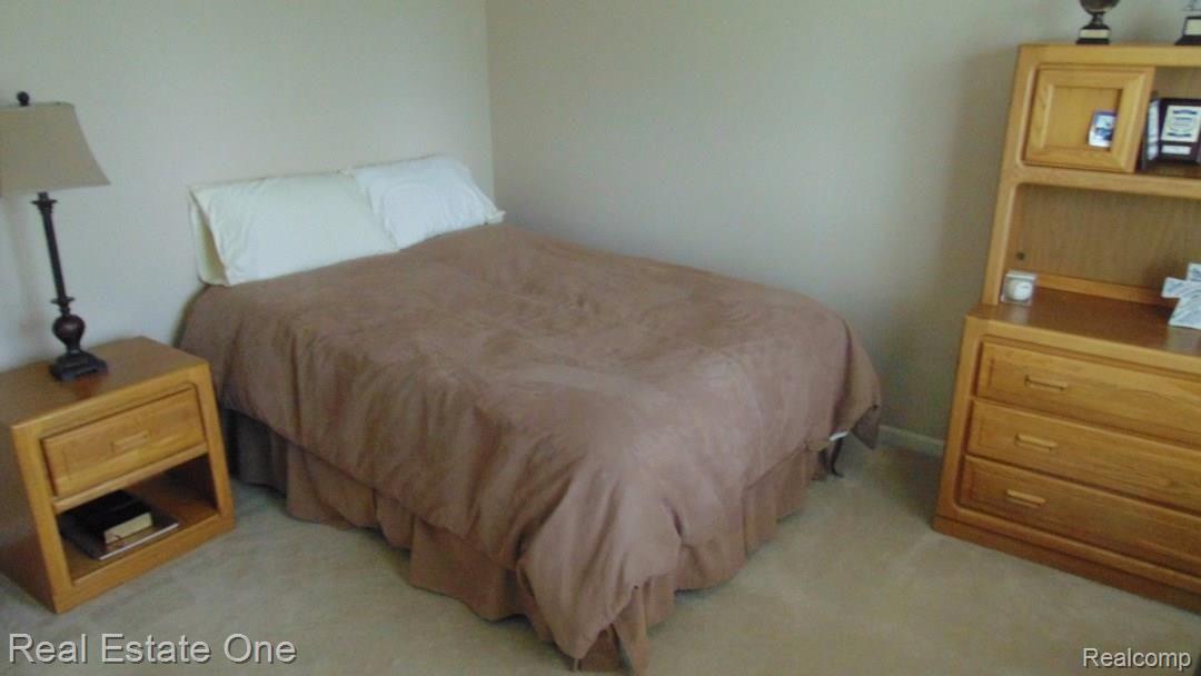 2407 Pleasant View Drive Rochester, MI 48306 - Photo 33 of 44 bedroom2.jpg
