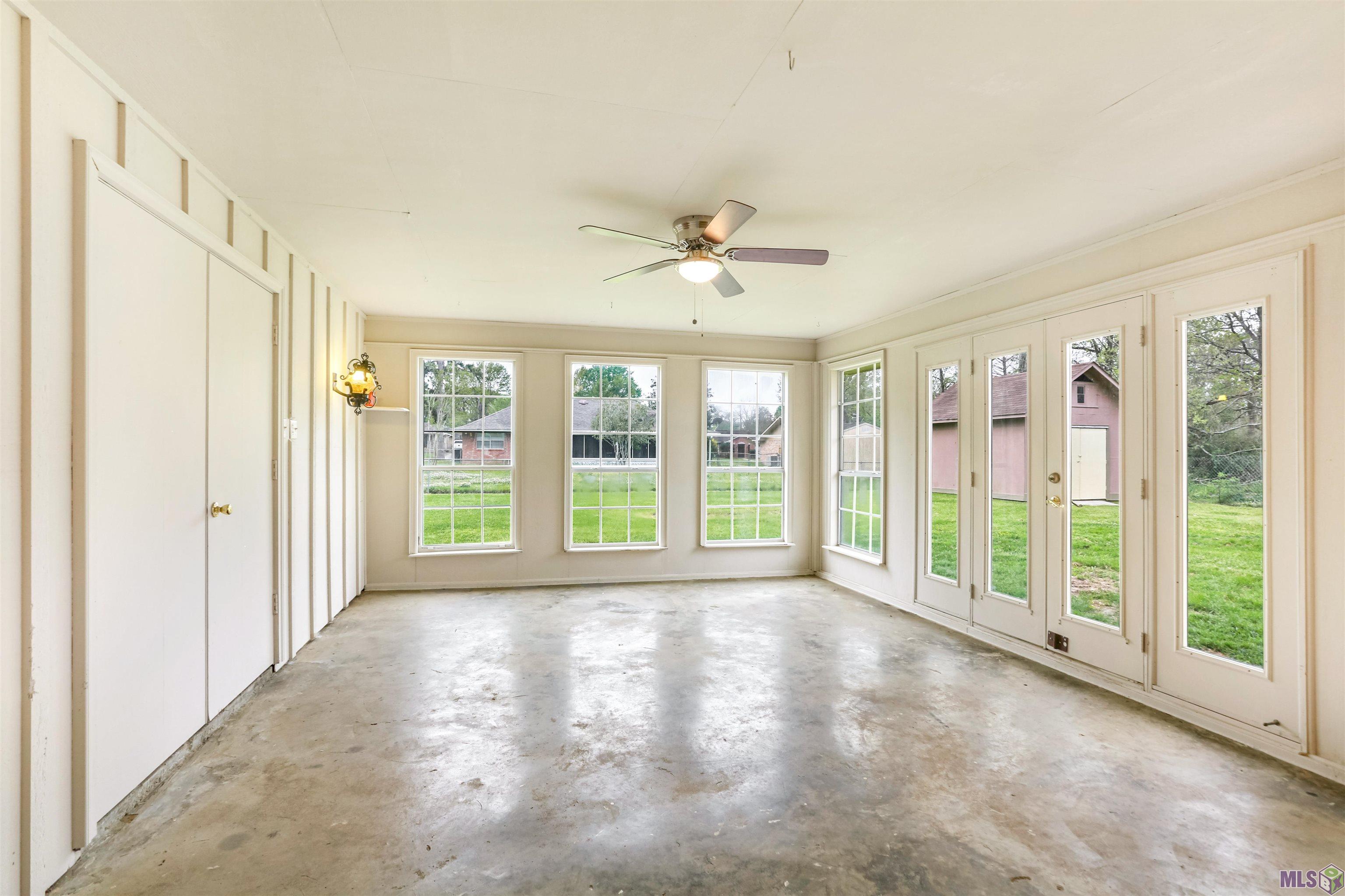 9264 Bermuda Avenue Baton Rouge, LA 70810 - Photo 11 of 18 Covered porch