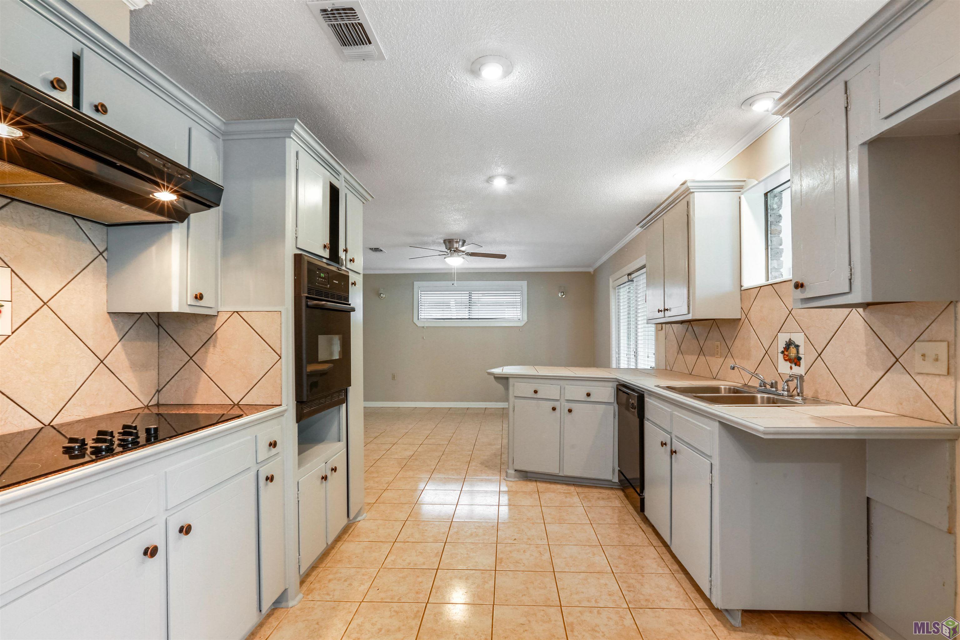 9264 Bermuda Avenue Baton Rouge, LA 70810 - Photo 8 of 18 Kitchen