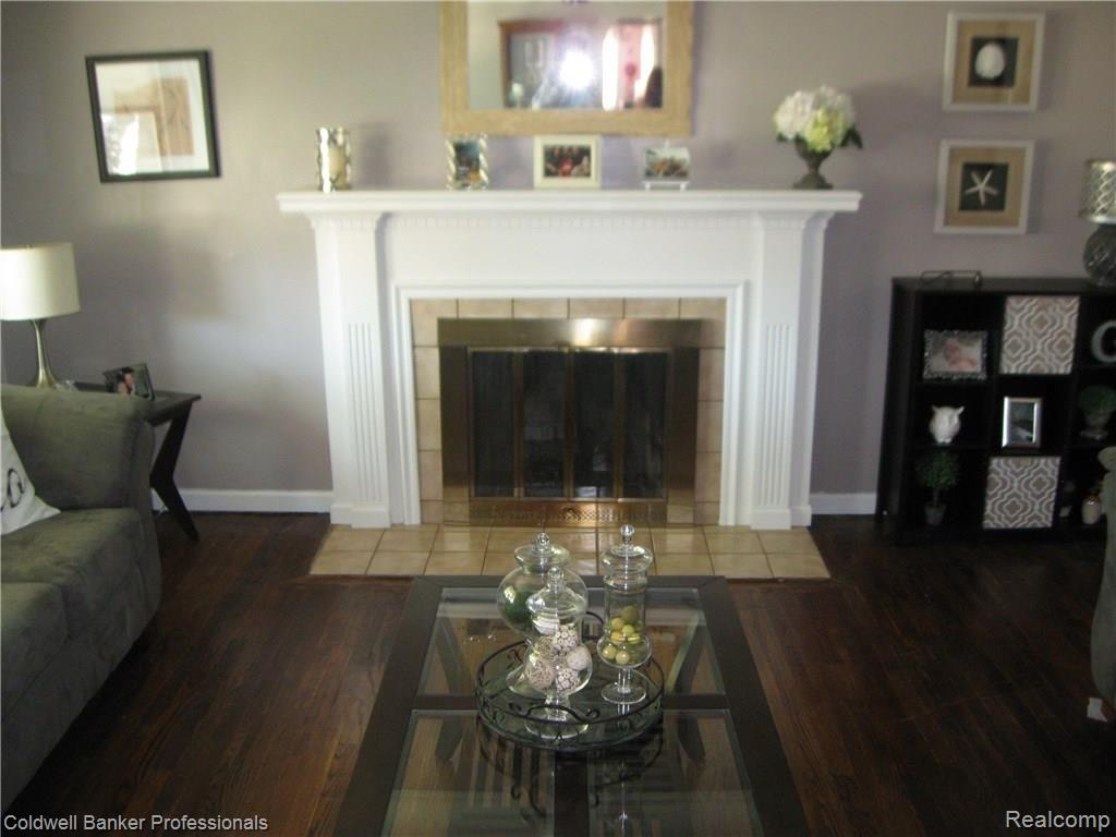 1989 Hampton Road Grosse Pointe, MI 48236 - Photo 6 of 23