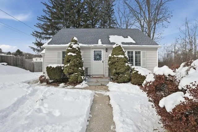 $389,900 | 17 Goucher Avenue, Worcester, MA 01605