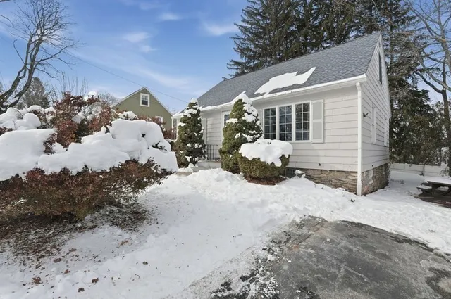 $389,900 | 17 Goucher Avenue, Worcester, MA 01605