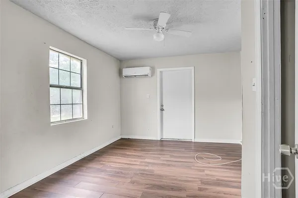 $1,400 | 1013 Carroll Street, Savannah, GA 31415